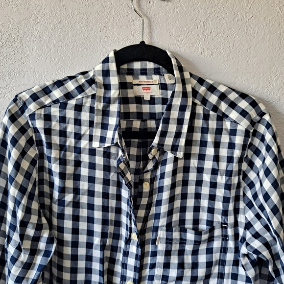 Levi's Blue and White Plaid Button Down Shirt - Picture 2 of 6